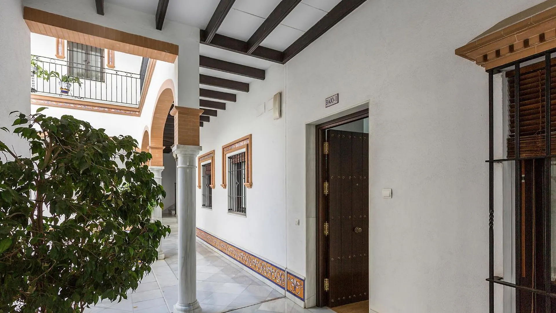 Santa Catalina Centro Patio Andaluz Apartment Seville Spain